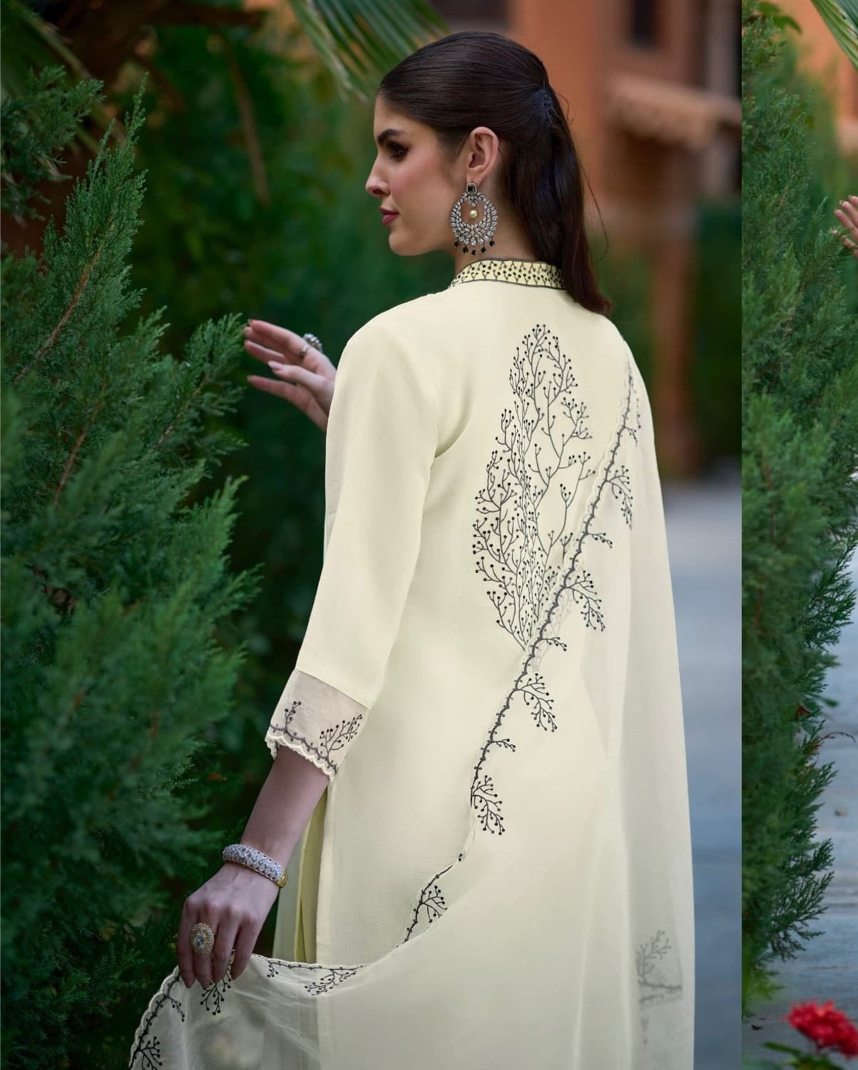 Off-White Russian Silk 3-Piece Set with Black Embroidery & Organza Dupatta