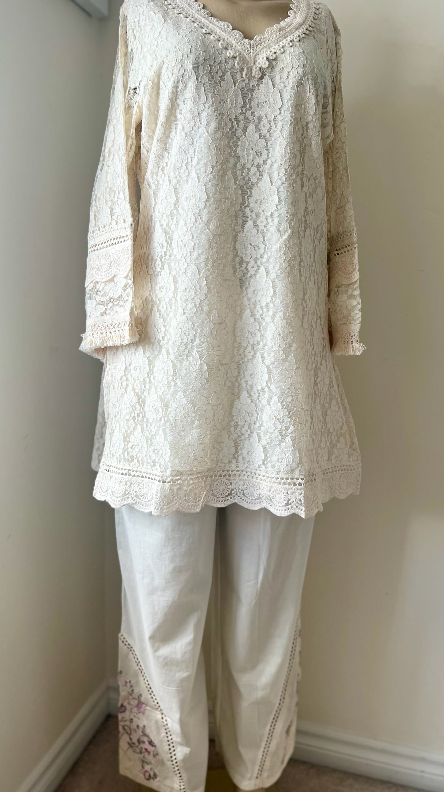 Off-White 3-Piece Indian Fusion Wear with Net & Lace Kurta, Embroidered Pants, and Hand-Worked Jacket