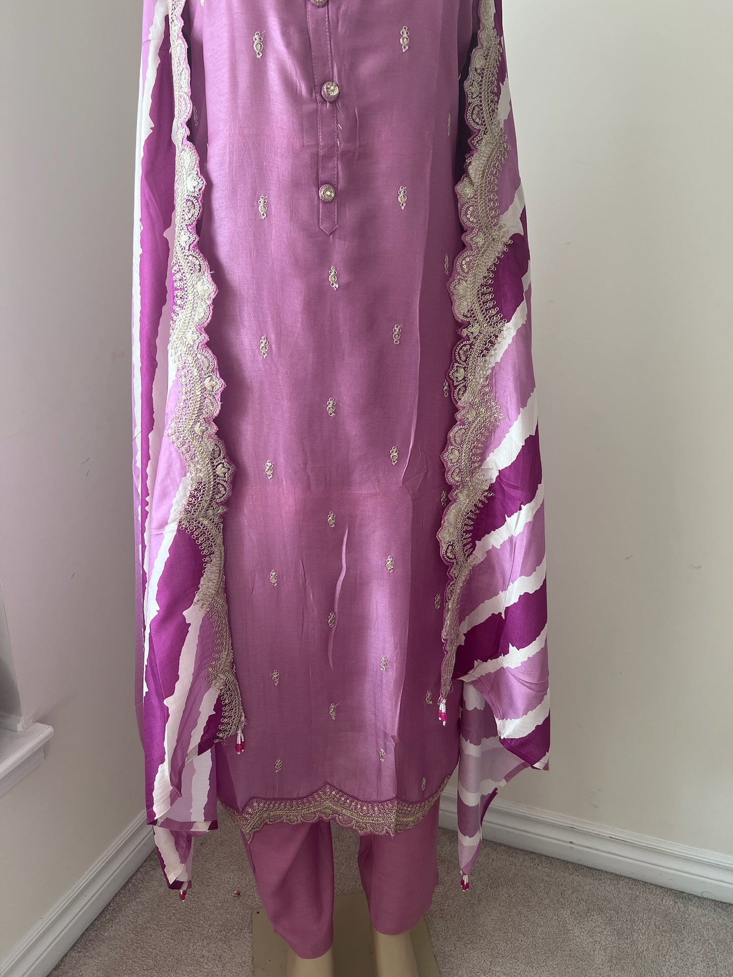 Mauve Chinnon Silk 3-Piece Kurta Set with Silver Hand-Worked Embellishments